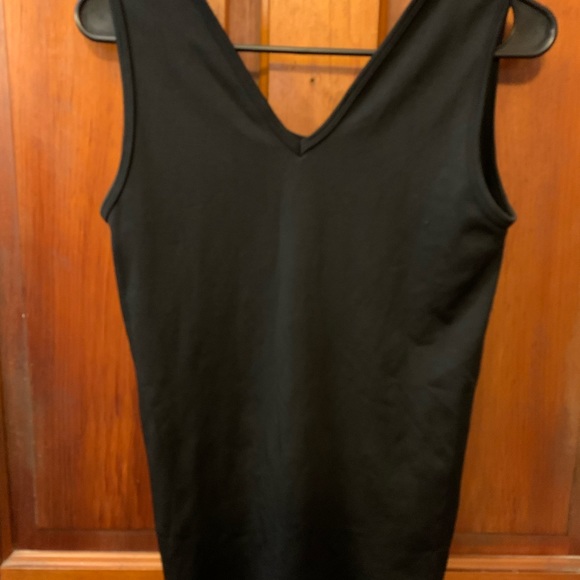 Women's tank top bundle - Picture 5 of 6